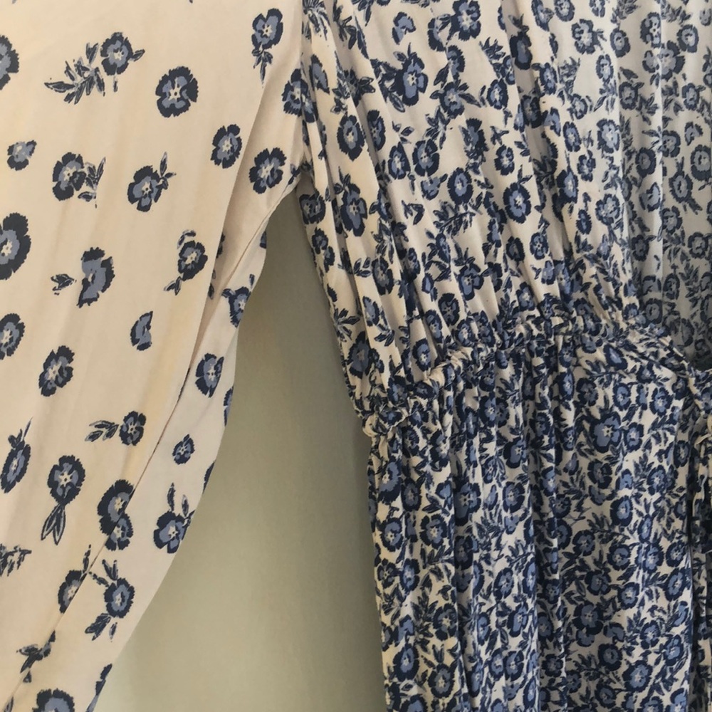 Olivaceous Floral low cut Romper size S - Picture 2 of 3